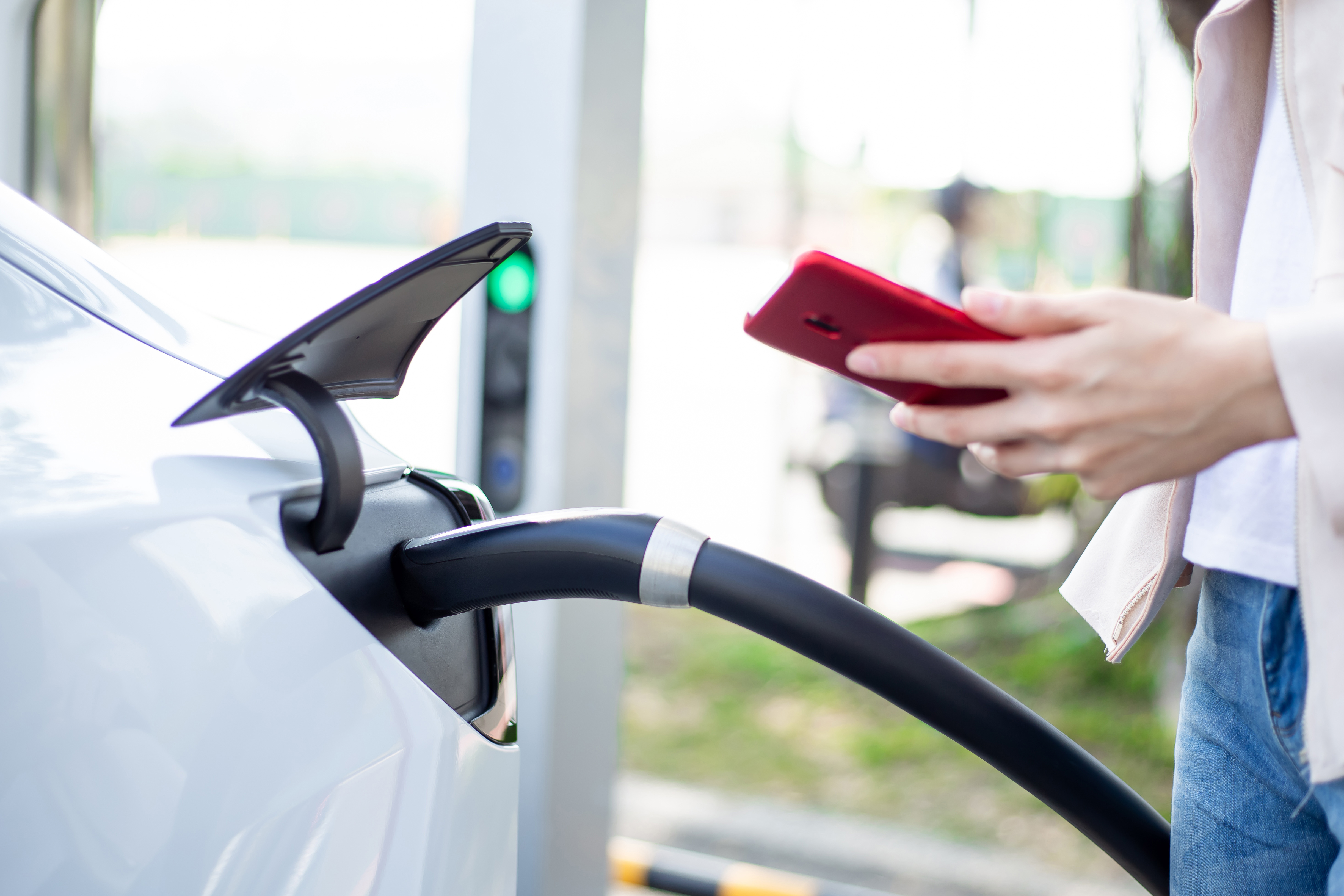 HSBC Cards Exclusive! Redeem up to 50% bonus cashback with ChargeUP Reward Points on every EV Charge⚡